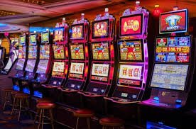 Antarmuka aplikasi mobile taxi338 dengan pasar sportsbook dan meja live dealer